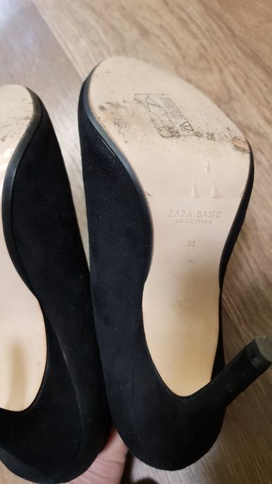 Замшевые ботильоны Zara