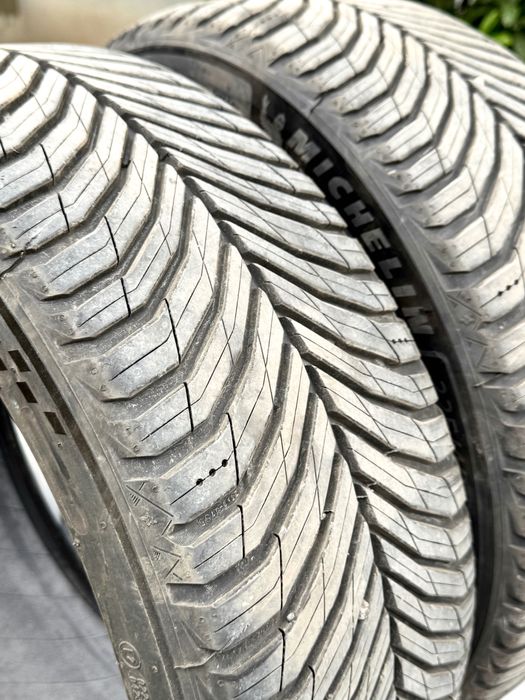 Michelin CrossClimate 3 Sport 225/40 R18 92Y XL all-season tyres.