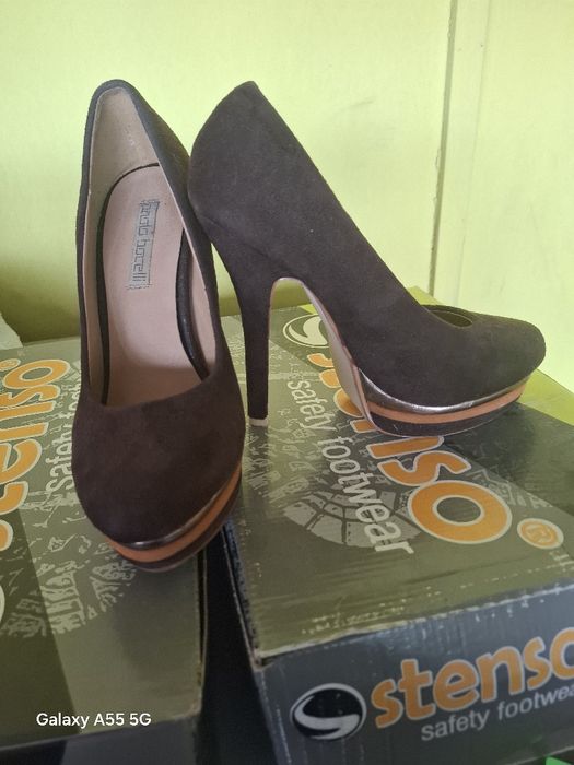 Обувки висок инисък ток