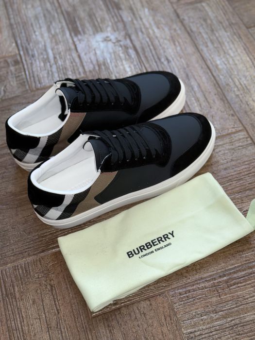 Pantofi Burberry marimea 45