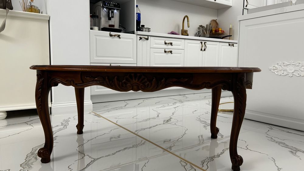 Măsuță de cafea stil clasic