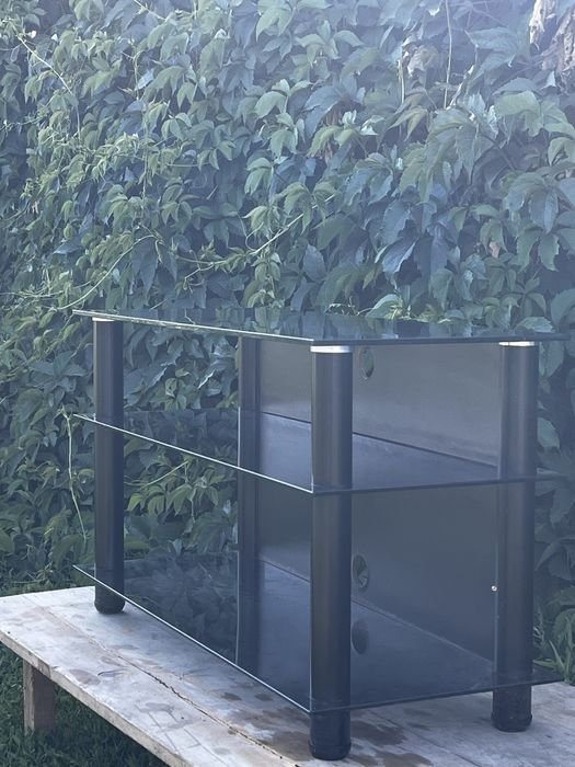 Стол под телевизор