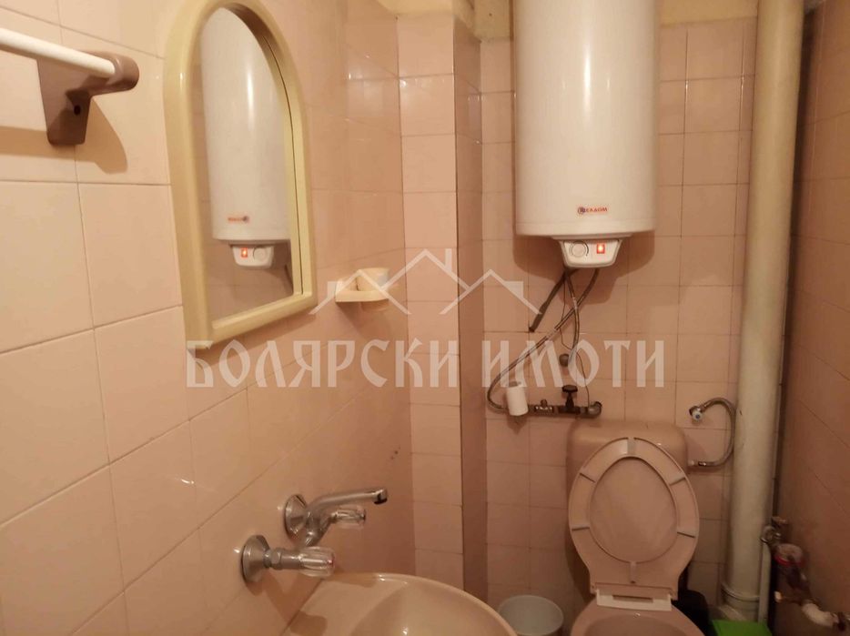 Двустаен в Широк Център