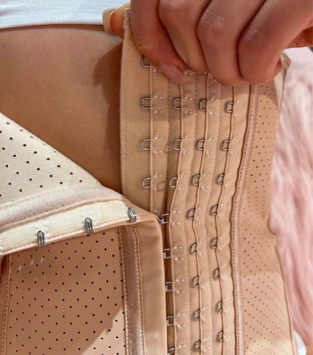 Корсет утягивающий для стройности