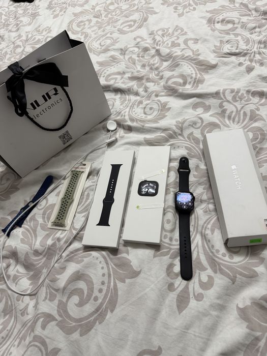 Продам Apple Watch 11 serias
