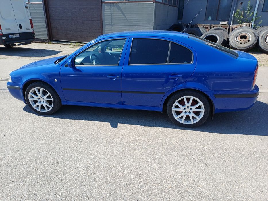 Skoda Octavia 1,6 Benzină 2200€Negociabil
