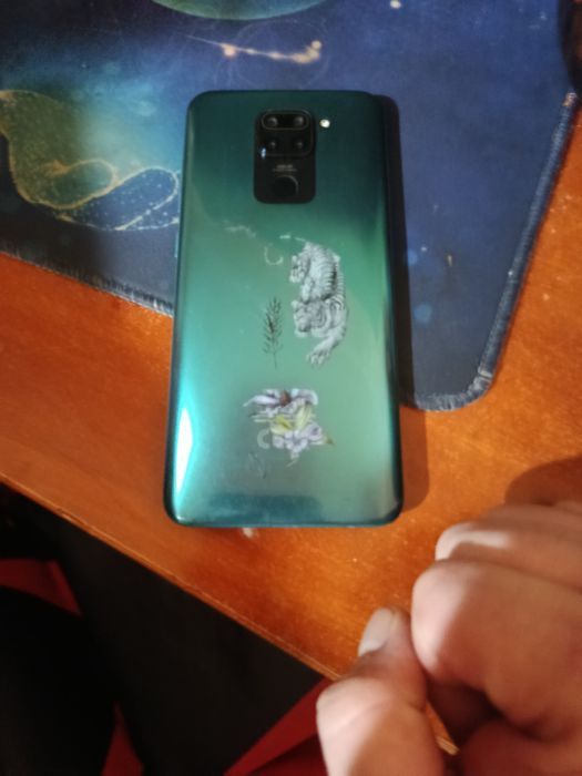 Продам смартфон Redmi Note 9