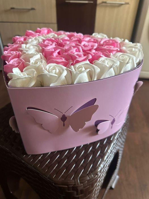 Aranjament din trandafiri de sapun