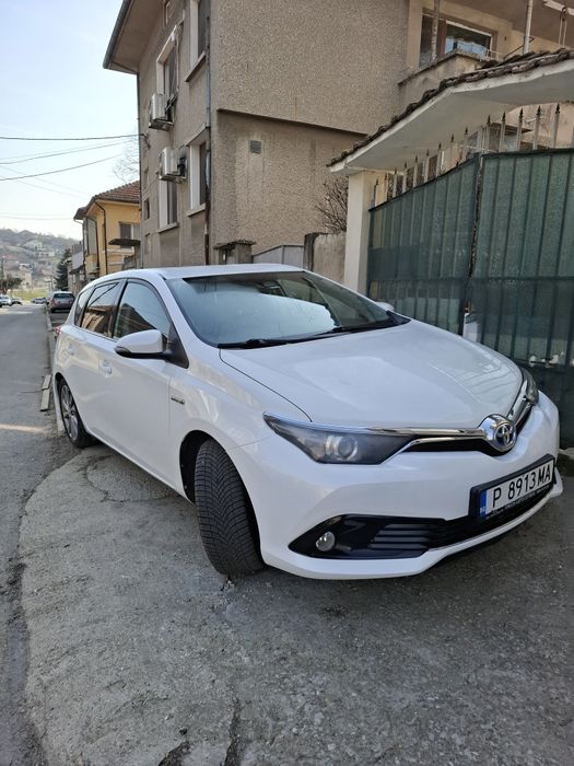 Toyota Auris 2018 година автоматик, хибрид,газ, бензин