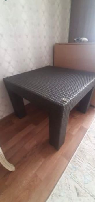 Продам ротанговыестолы