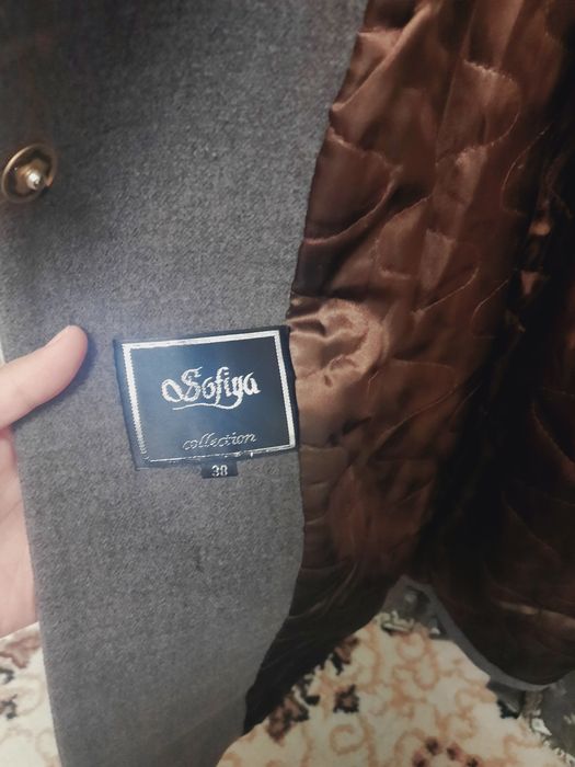 Пальто серого цвета