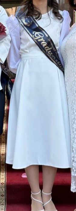 Белое платье хорошего качества