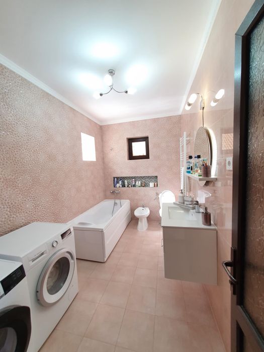 Vila Navodari, direct proprietar