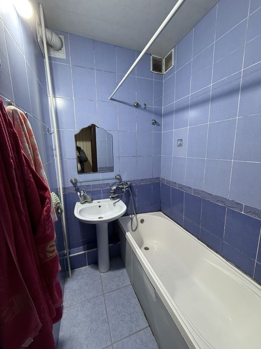 Продаётся 3 ком квартира, 1 этаж 3 хона. Эшонгузар, шакарчи махалла