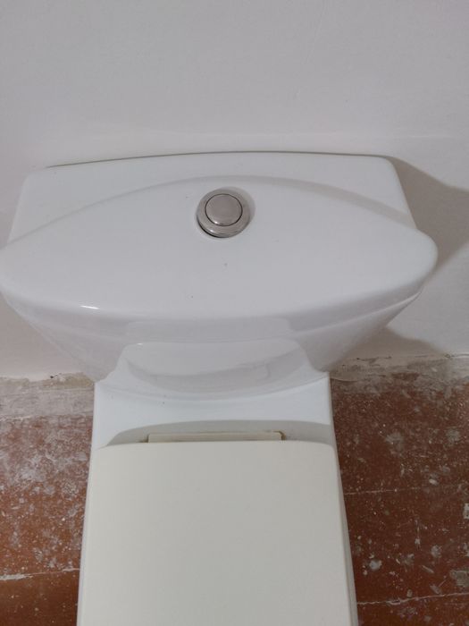 Унитаз ,Porta  , в хорошем состаянии