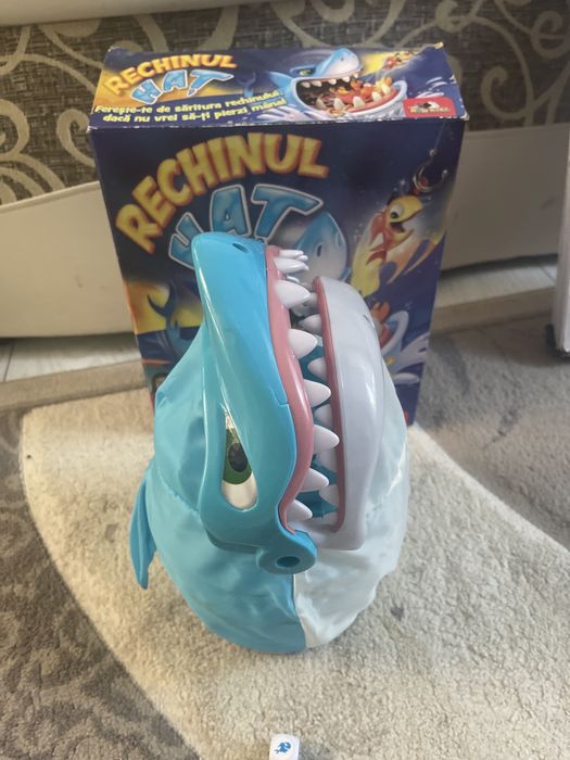 Jucarie Rechinul Hat