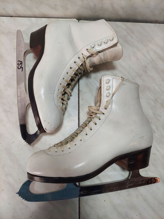 Patine gheata 155 patinaj artistic Harlick piele marime 37 ( 24 cm)