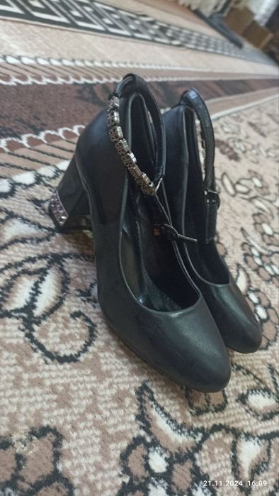 Tufli yangi 1 marotaba kiyilgan