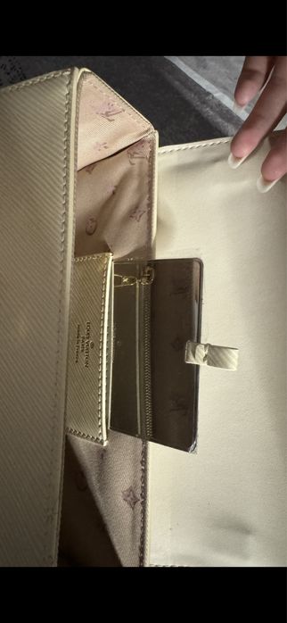 Geantă Louis Vuitton