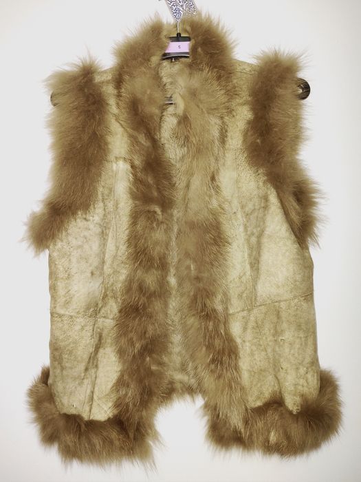 Vesta piele intoarsa si blana naturala