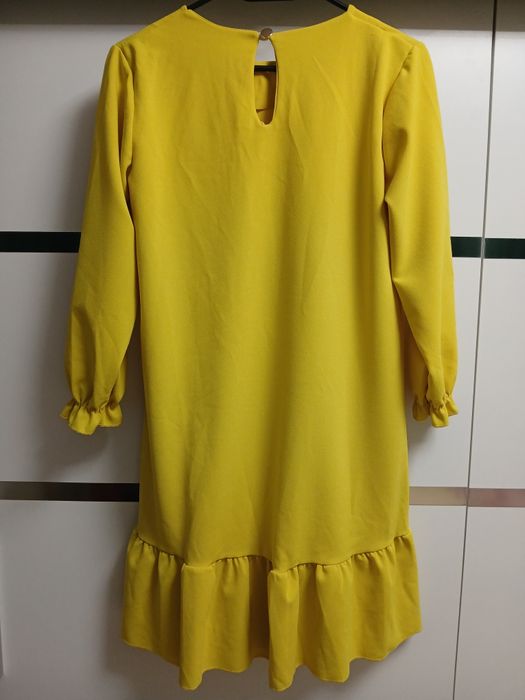 Vând Rochie galbena