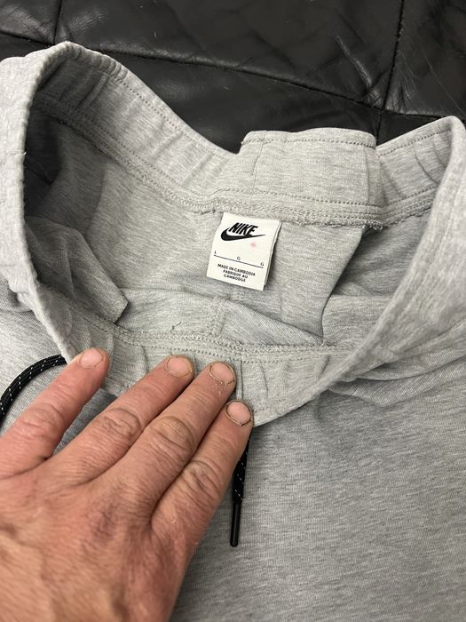 Nike  Tech Fleece зелената е нова сивия е носен в добро състояние 50 зелена 100 комплекта или само долницата 50€