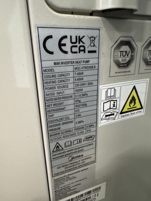 Термопомпа -MIDEA Мини чилър моноблок MGC-V7W/D2N8-B