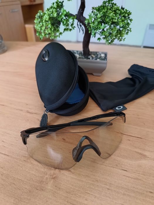 Очила OAKLEY - 60 €