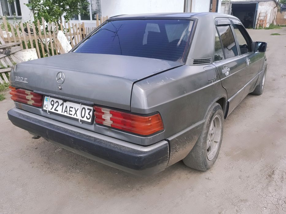 ..Мерседес 190 двигатель 102