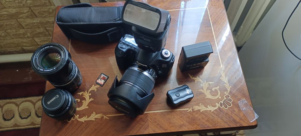 Canon EOS 60D | 3 ta obyektiv | Tashqi flesh | Professional to'plam
