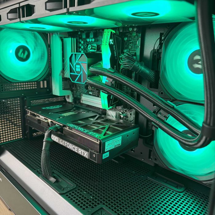 ЛИЗИНГ! Нова геймърска машина Ryzen 7 9700X | RTX 5070 | 32GB DDR5