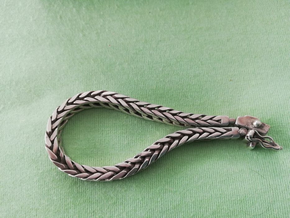 Сребро, гривна и ланец