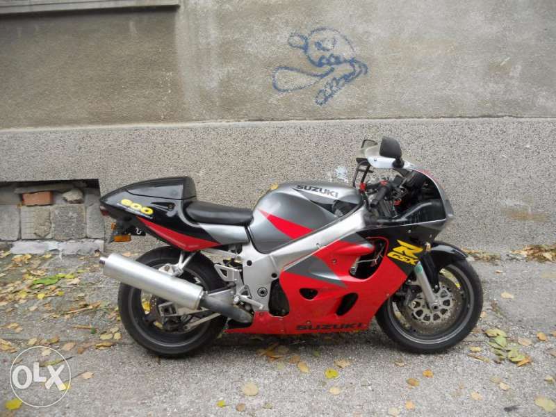 На части Suzuki gsxr 600/750 srad Сузуки гсхр 600 срад