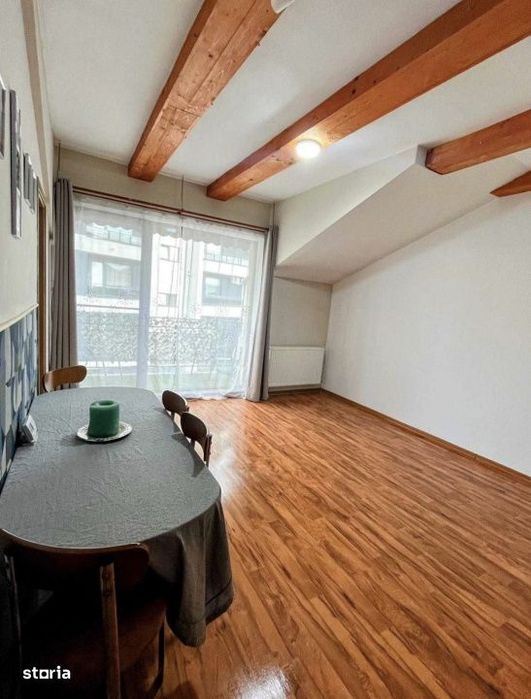 Apartament de 3 camere, 56 mp, parcare, zona Teilor