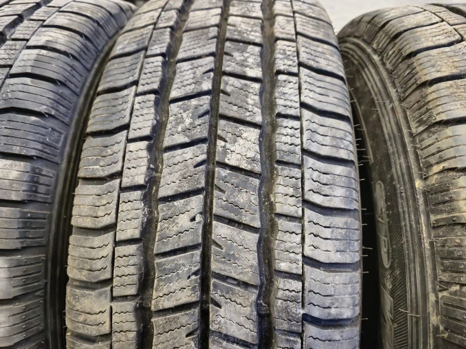 4 anvelope iarna Dunlop 225 65 16 C ca și noi