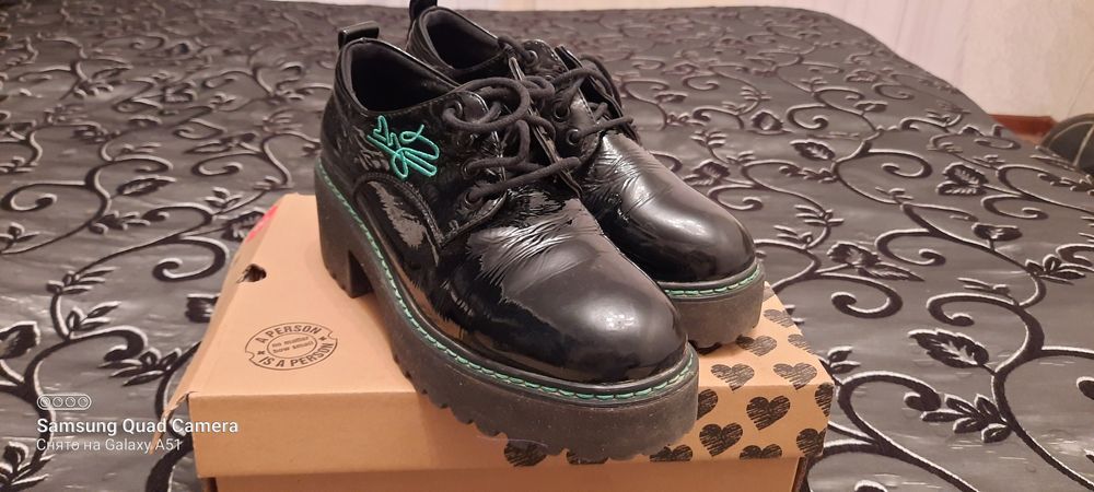 Продам подростковую обувь, отличные