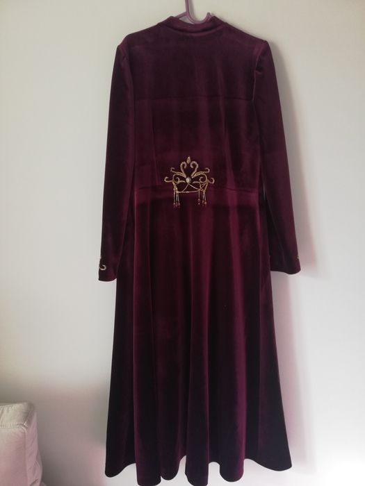 Бешпент бордовый