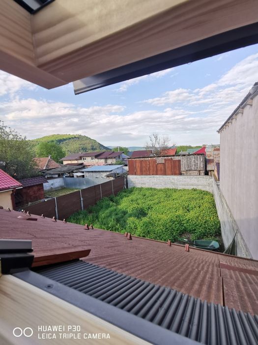 Casa si teren in Onesti/  Constructie noua, 4 camere, 2 bai, mansardă, beci/ Sat catolic (cartier 6 martie)