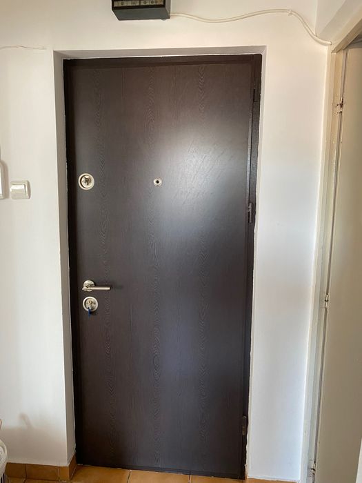 Închiriez garsonieră