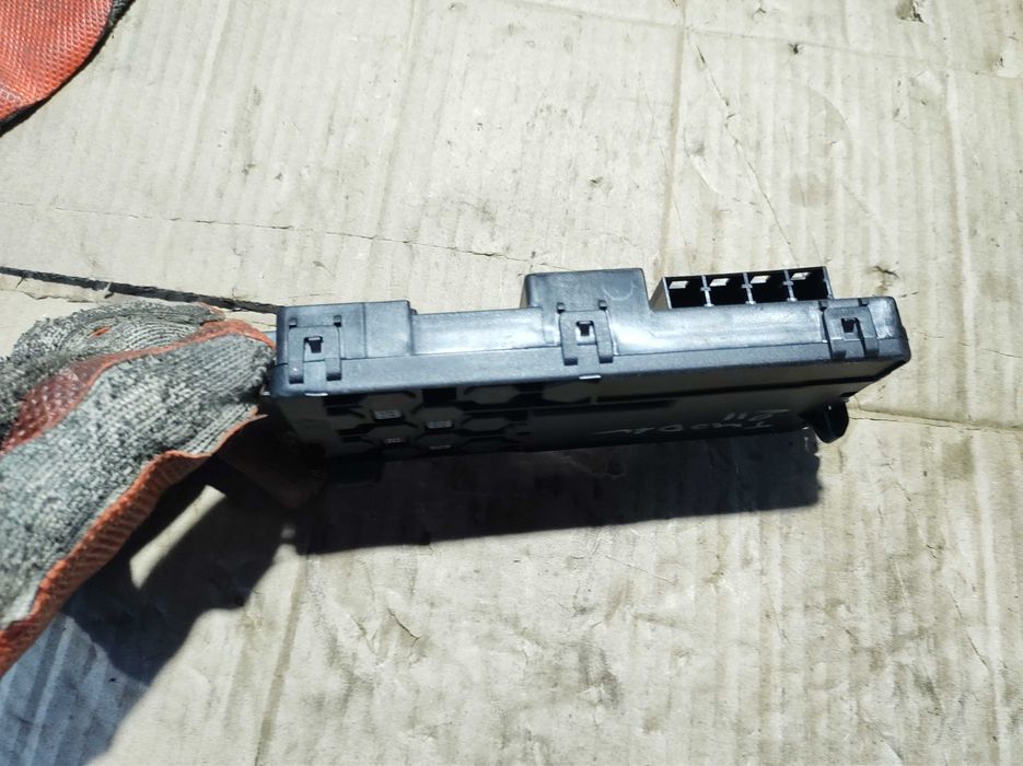 Кутия с Предпазители Mercedes E class W211 V6 4matic Tmodel OM642