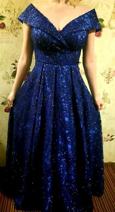 Продается платье б\у ,в отличном состоянии