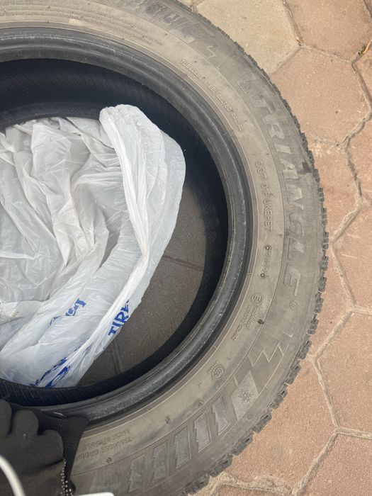 Продам зимнюю б/у шину