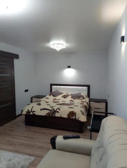 Абая. 1-но комнатная в центре.