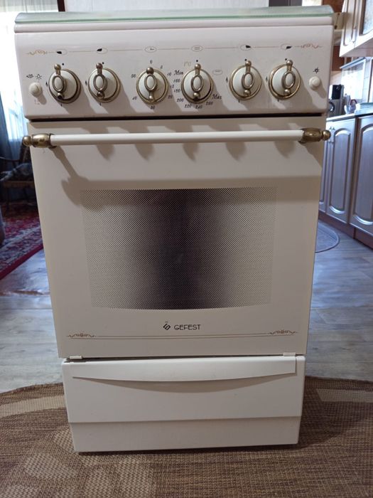 Продам газ плиту