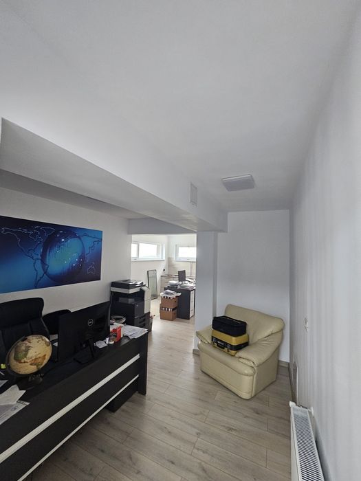 Vand Spațiu Comercial