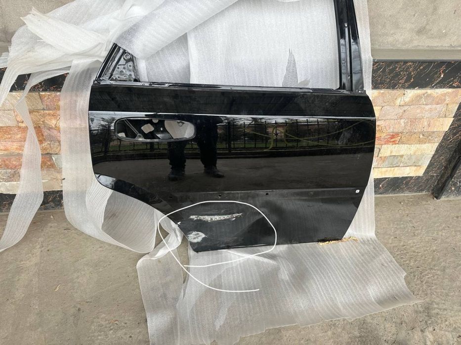 jentra eshik sotiladi