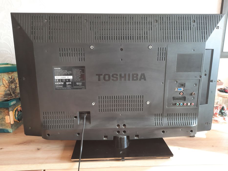 Продавам тв TOSHIBA 32 инча