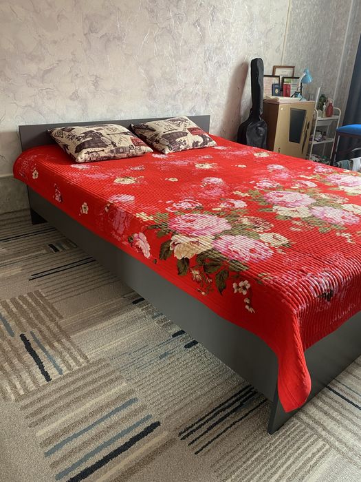 Спальный кровать