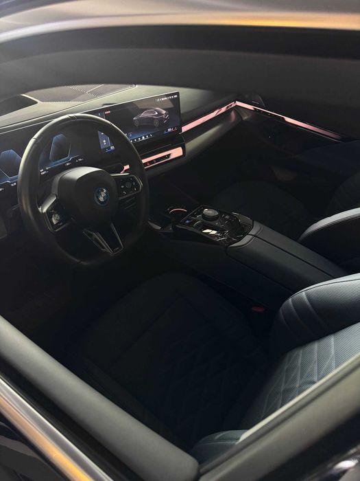 BMW i5 eDrive40L 2025