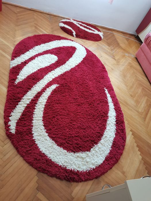 URGENT! Vand mobila set cu perdea, TV  si covoare!